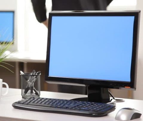 Adquira um computador com um monitor grande