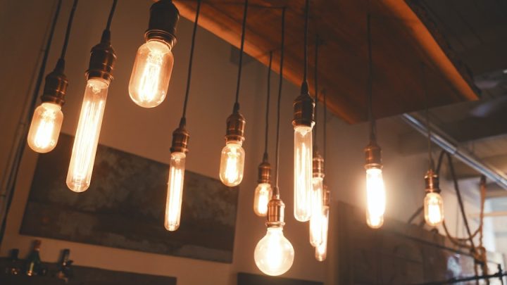 Descubra as vantagens das lâmpadas de metal para a iluminação da sua casa