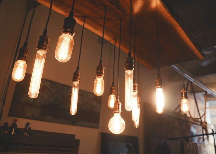 Descubra as vantagens das lâmpadas de metal para a iluminação da sua casa