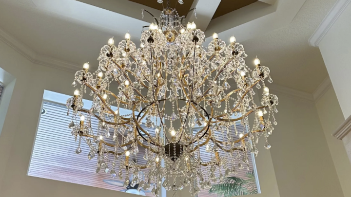 O Charme da Elegante Candelabro Italiano para Quarto de Luxo