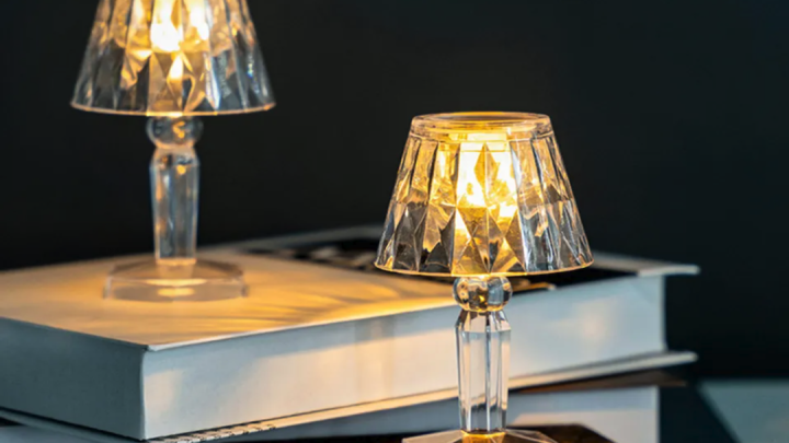 Lâmpada de mesa acrílica para quarto