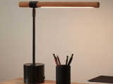 Lâmpada de mesa LED de madeira linear moderna ajustável