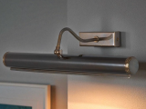 Iluminação ajustável em latão para parede de galeria