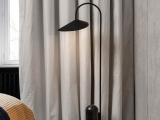 Canto de Leitura com Candeeiro de Chão Preto Fosco