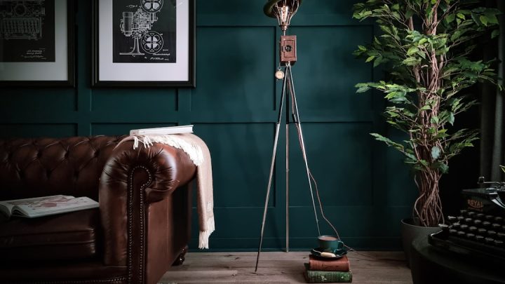 Canto de Leitura com Candeeiro de Chão Preto Fosco