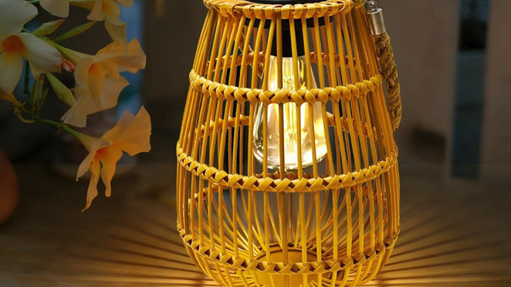 Lanterna de vime solar para pátio: iluminação ecológica